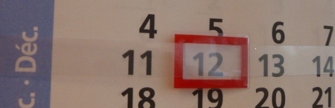 Auf dem Bild ist Kalender mit dem Datum 12.Dezember zu sehen.